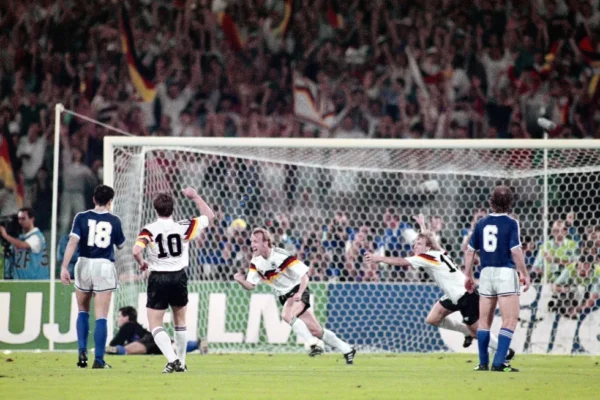 Club Internasional Andreas Brehme memenangkan Piala Dunia 1990