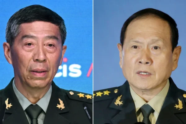 Tiongkok memecat dua mantan menteri pertahanan dari Partai Komunis