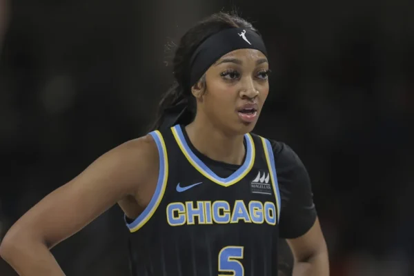 Angel Reese terlontar saat Chicago Sky kalah dari New York Liberty