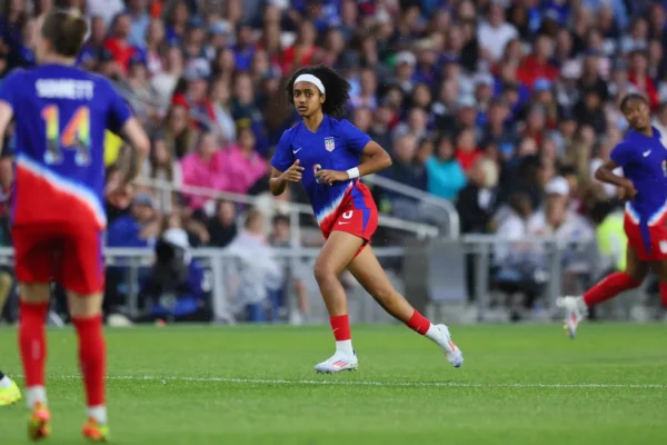 Lily Yohannes, 16, mencetak gol pada debut internasionalnya untuk tim putri AS