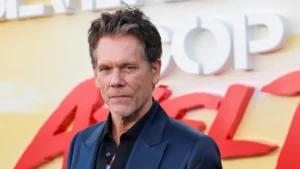 Kevin Bacon menyamar untuk menghabiskan hari seperti orang normal dan menganggapnya 'menyebalkan' 