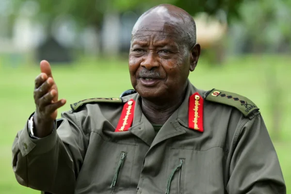 Presiden Uganda Museveni memperingatkan warganya bahwa mereka ‘bermain api’ atas rencana protes
