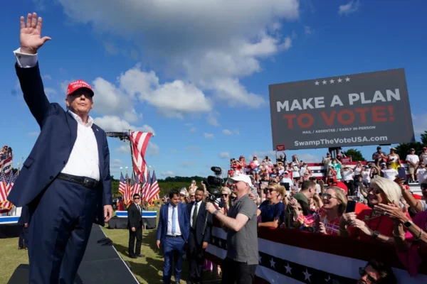 Trump berupaya membawa momentum debat ke tahap kritis sebelum konvensi Partai Republik